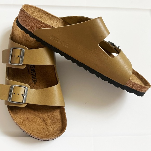 NWOB Birkenstock Arizona Leather Sandals in Faded Khaki - Picture 4 of 5